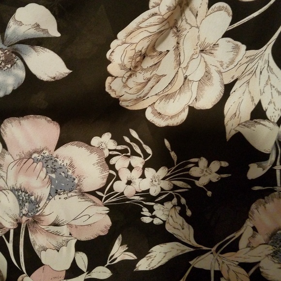 Long flowy Dress - Picture 4 of 4